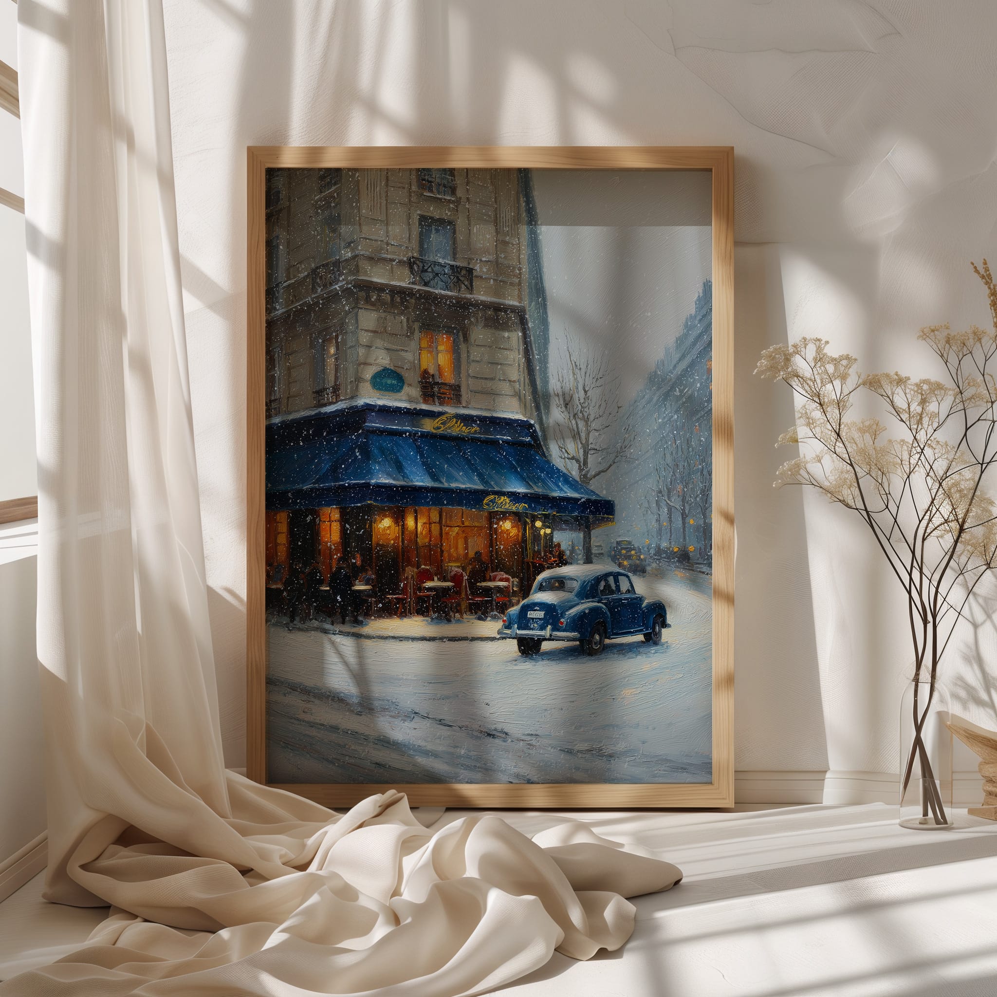 Affiche rue parisienne en hiver – Café illuminé affiche café paris hiver mur cuisine ambiance cosy