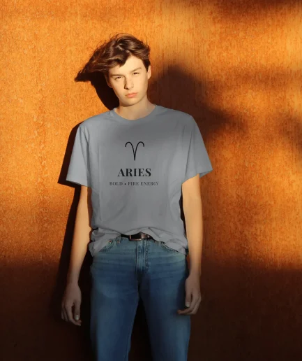 T-shirt Bélier minimaliste gris porté – symbole astrologique épuré