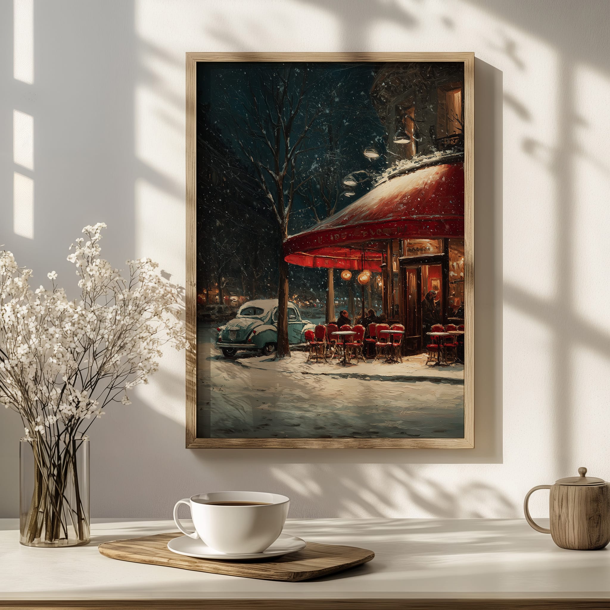Affiche Paris hiver vintage – Café de Nuit Affiche Paris hiver voiture vintage nuit – mockup 02 salon salle à manger naturel