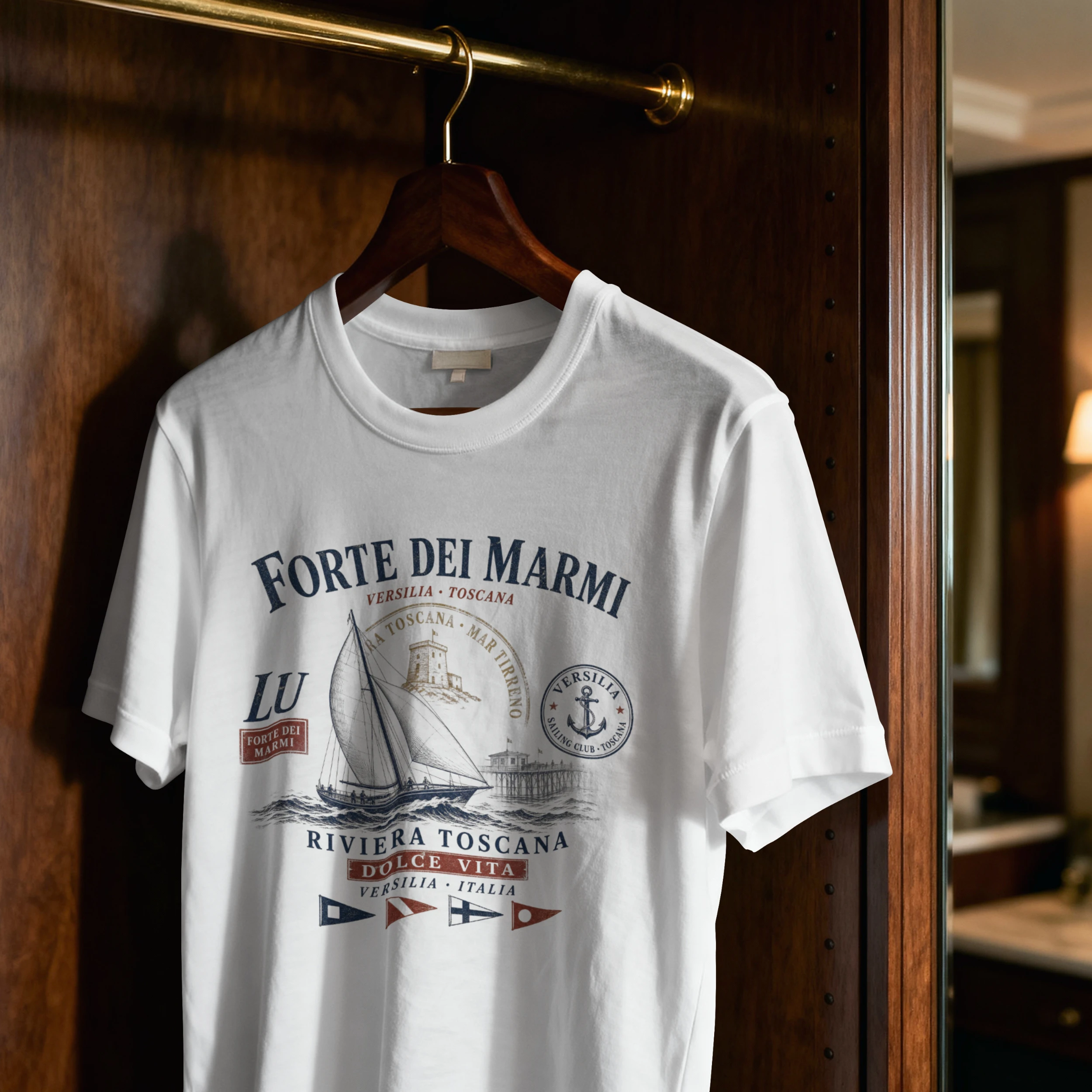 forte-dei-marmi-cintre T-shirt Forte dei Marmi blanc suspendu sur cintre style yacht club rétro