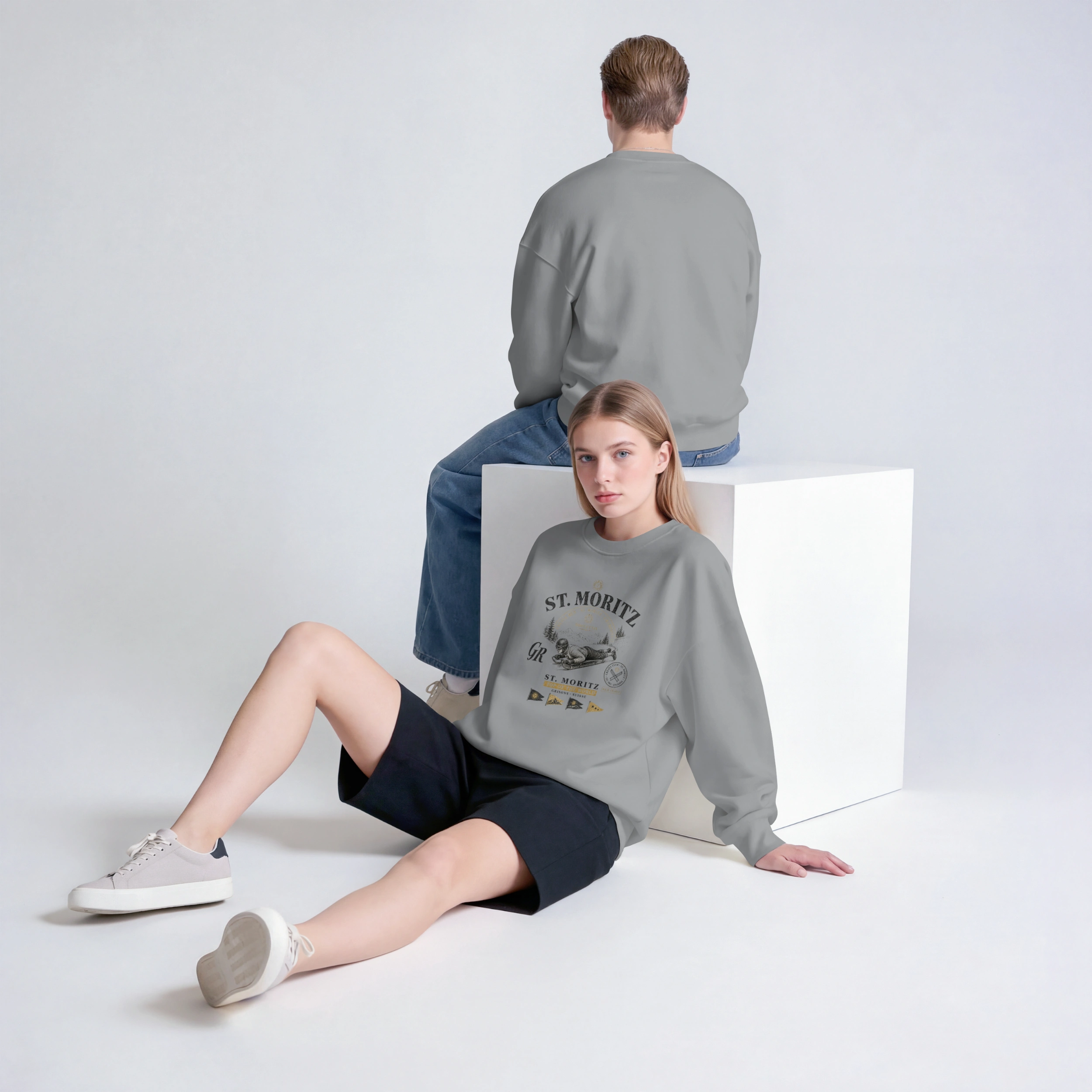 sweat-st-moritz-vintage-gris Sweat St. Moritz vintage gris chiné porté de dos, design Cresta Run 1864 illustré