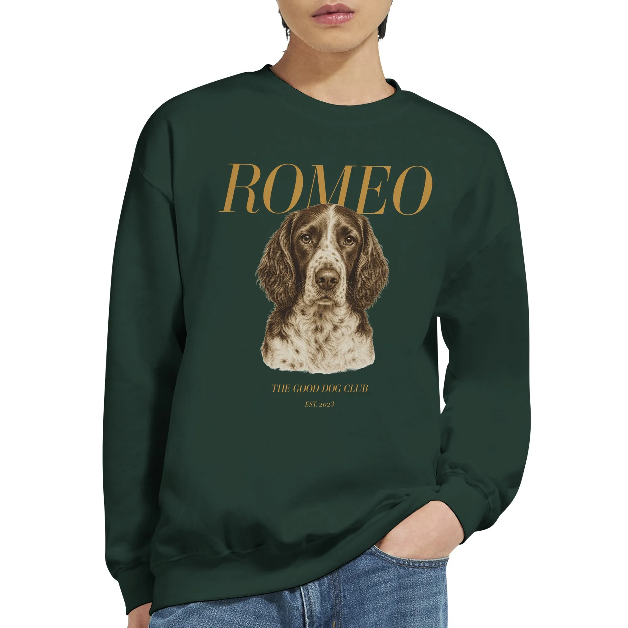 sweatshirt-personnalise-chien-vert-foret Sweatshirt personnalisé chien vert foret porté par un homme