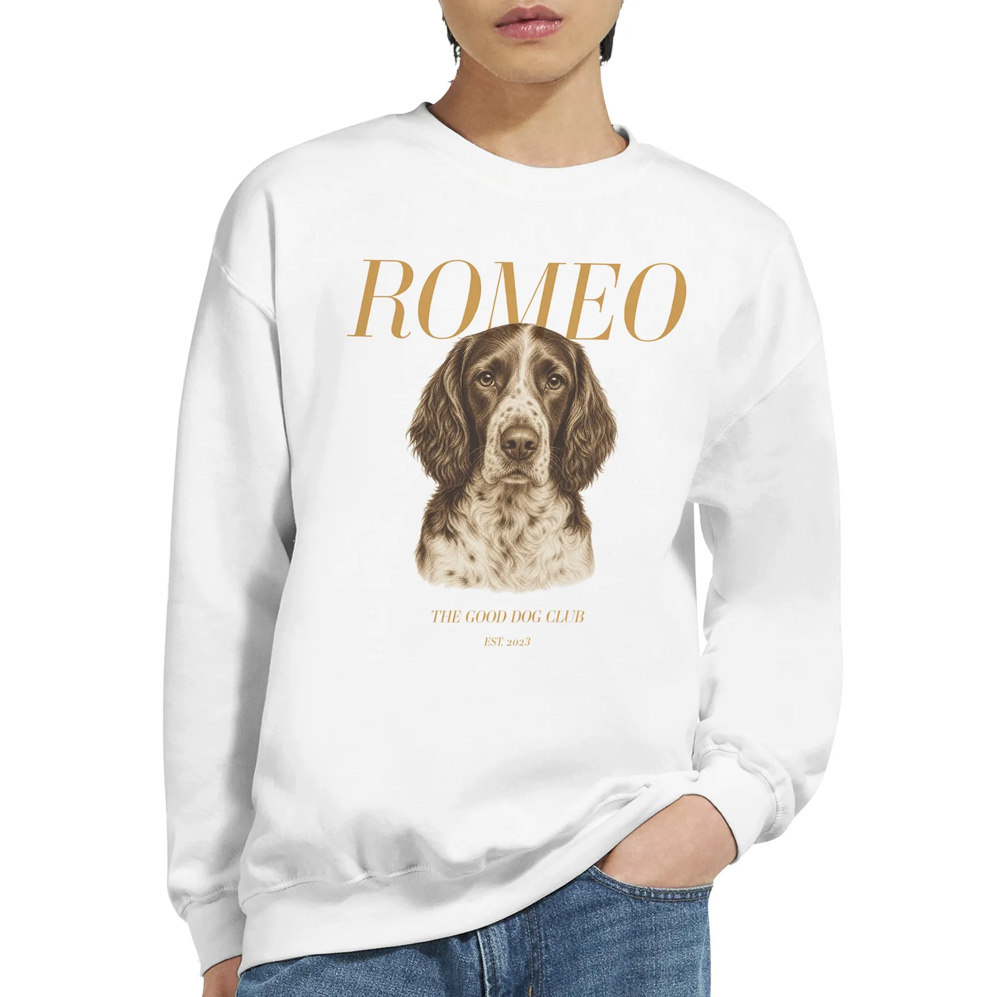 sweatshirt-personnalise-chien-blanc Sweatshirt personnalisé chien blanc porté par un homme