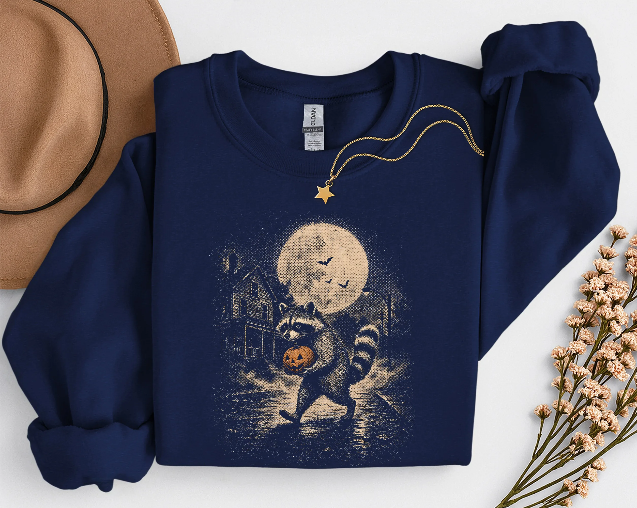 seat-raton-halloween-marie Sweat Halloween raton laveur marine, motif vintage maison hantée pleine lune.
