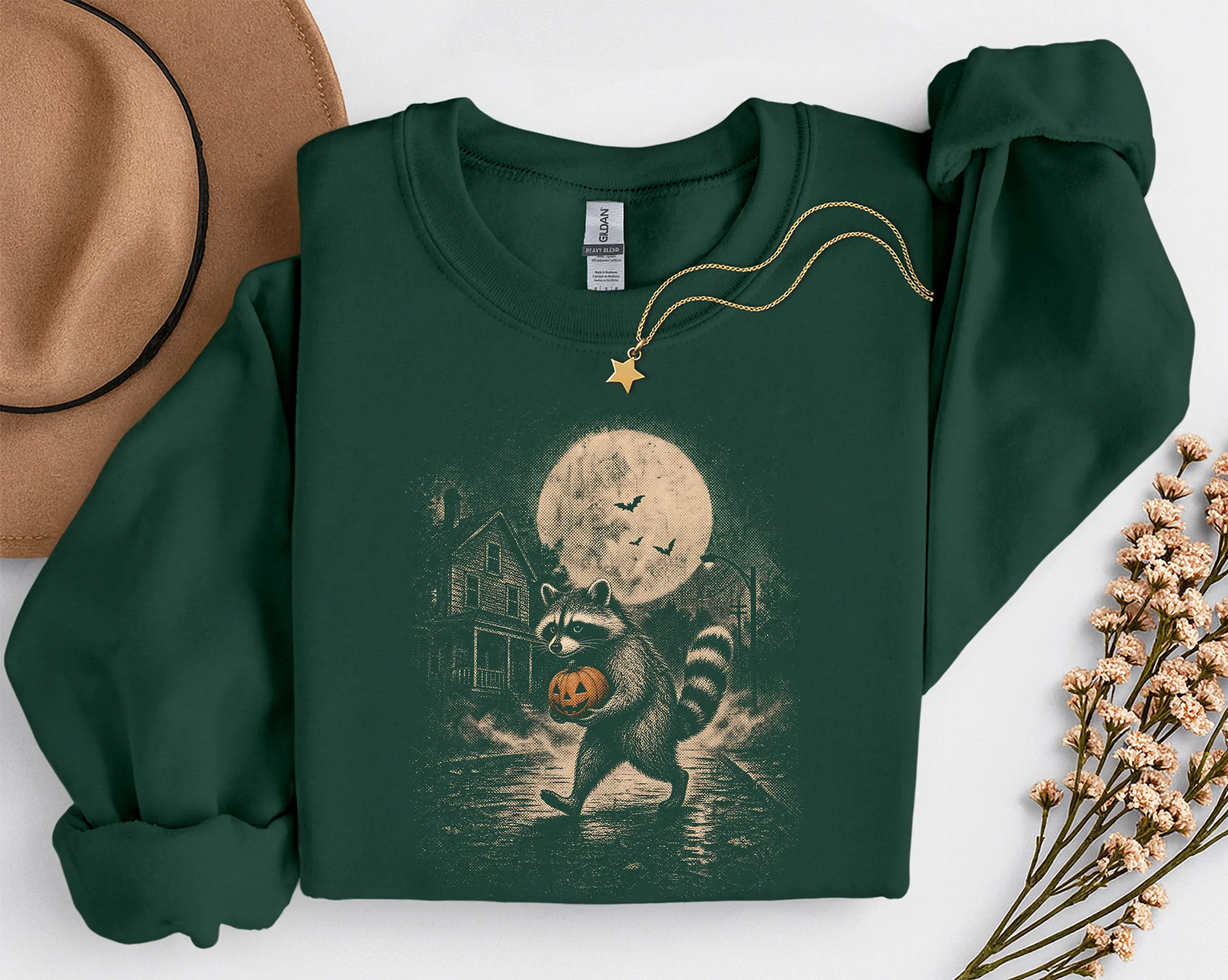 sweat-raton-halloween-forest Sweat Halloween raton laveur forest, motif vintage maison hantée pleine lune.