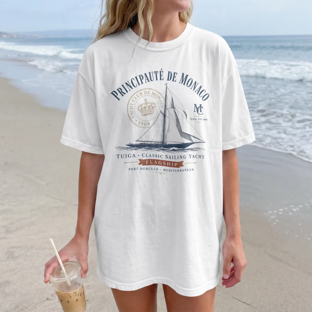 signification du style yacht club : écusson, voilier et fanions imprimés sur nos t-shirts Riviera